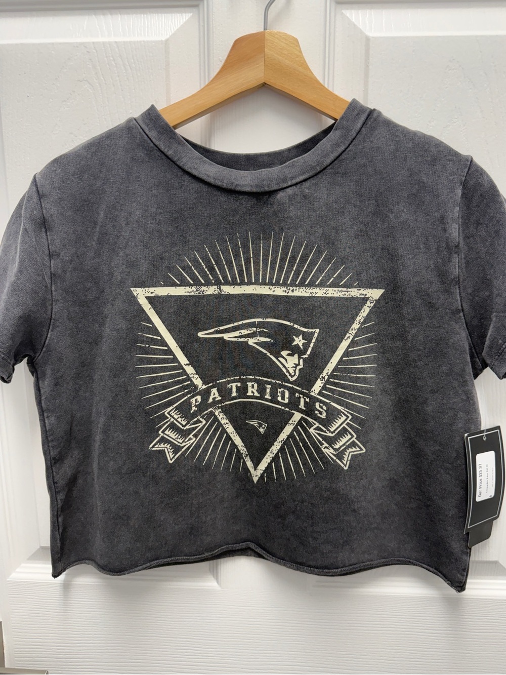 NWT NFL Team Apparel Charcoal White New England Patriots SS Crop Top Medium NEW